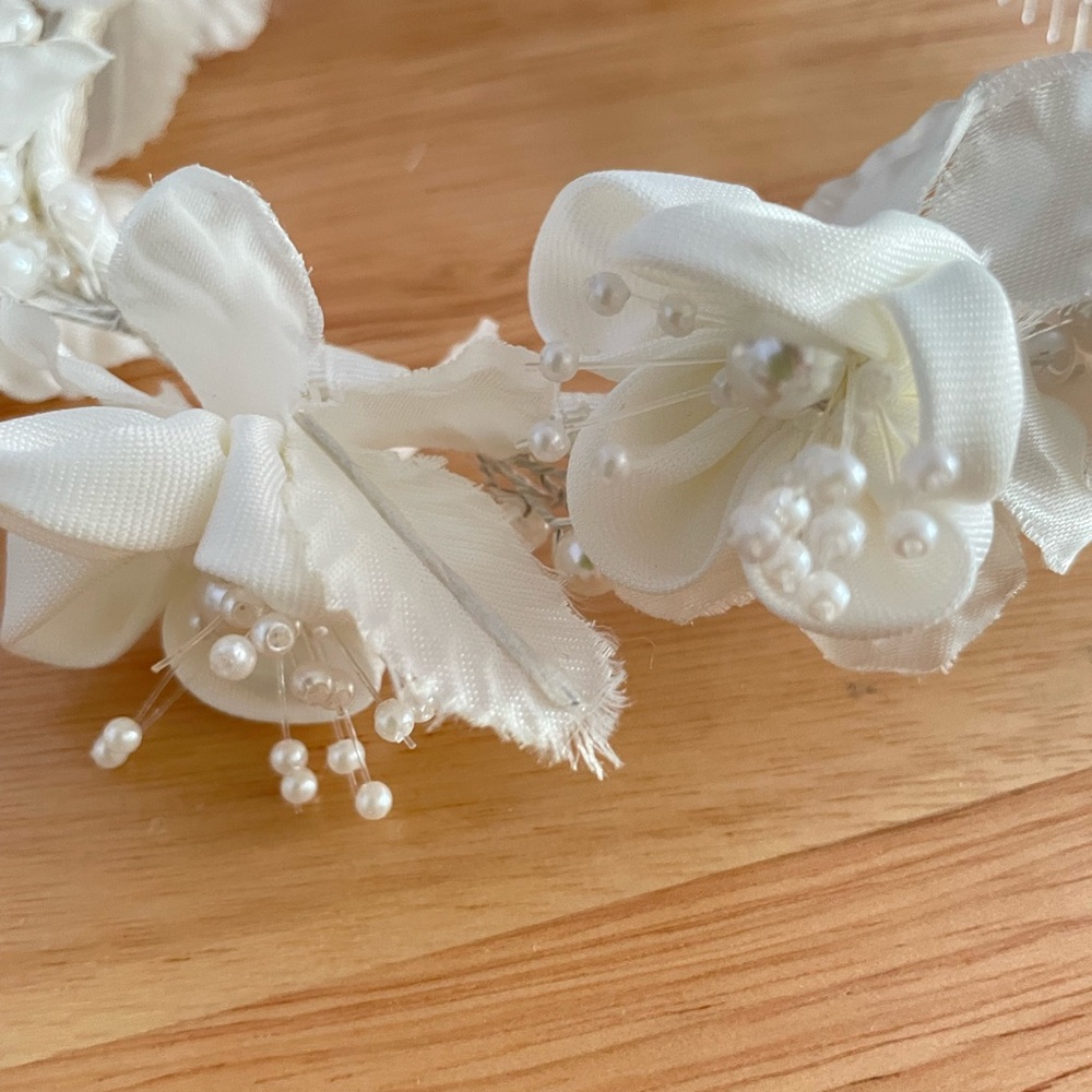 Girl Toddler Princess White Flower Headband Wedding Bridal Hair Accessories - Picture 5 of 5